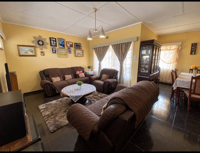 3 BEDROOM HOUSE FOR SALE IN VANDERBIJLPARK CE 2